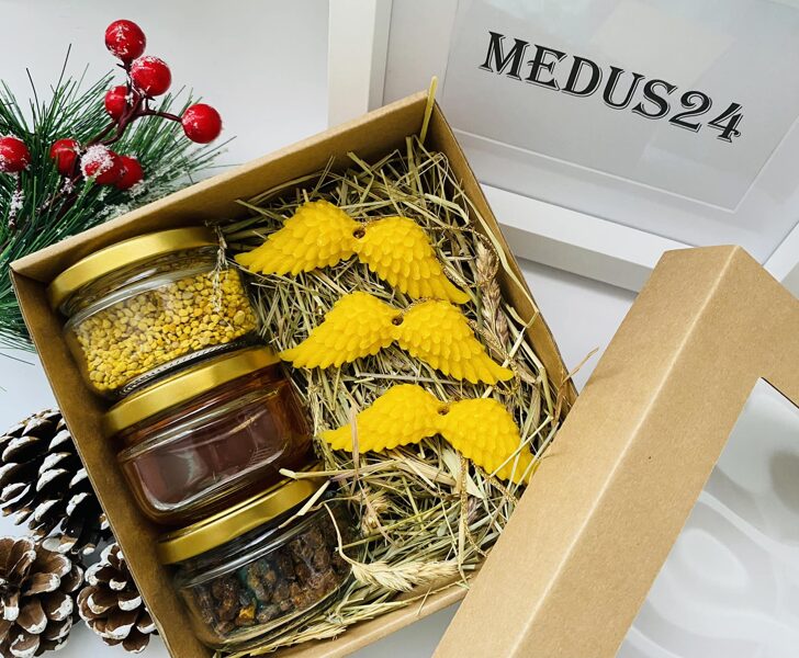 Dāvanu komplekts 3gb eglīšu rotājumi