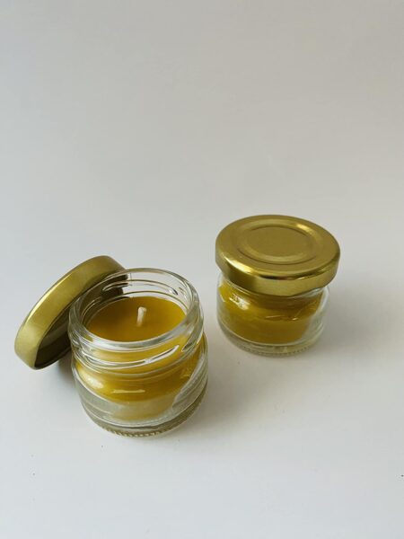 Svecīte burciņā ar vāciņu