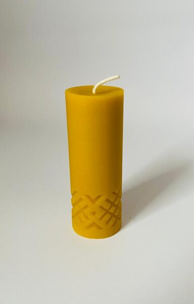 Taisna, ar latvju rakstiem